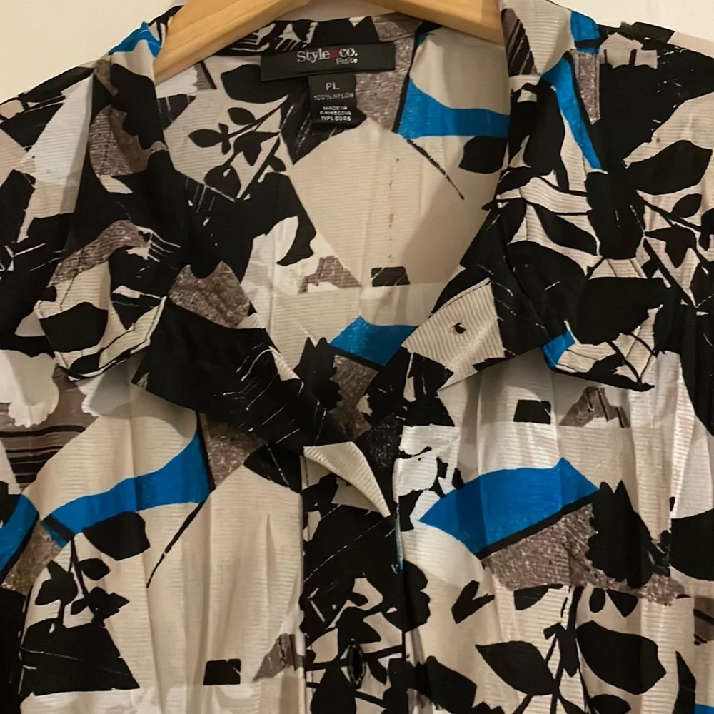Style & Co blouse - Picture 2 of 4